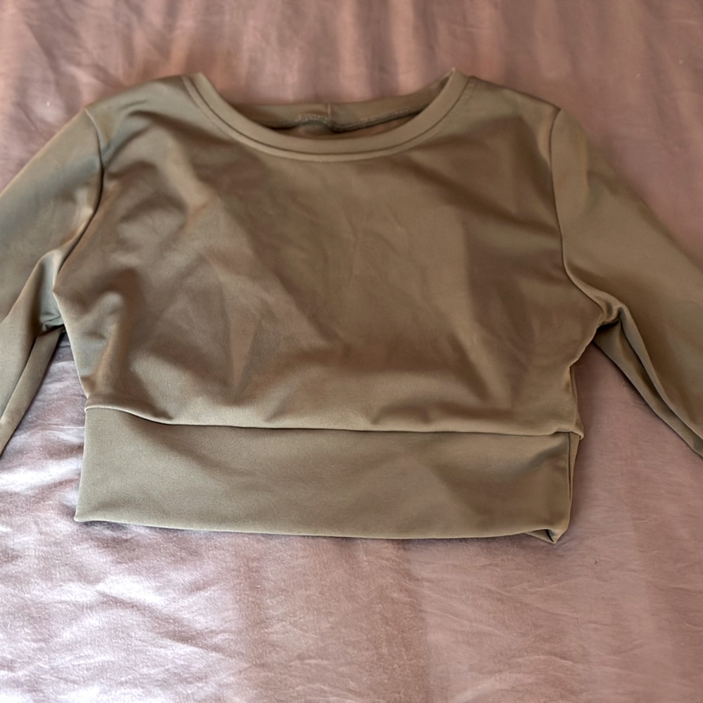 Woman’s crop top